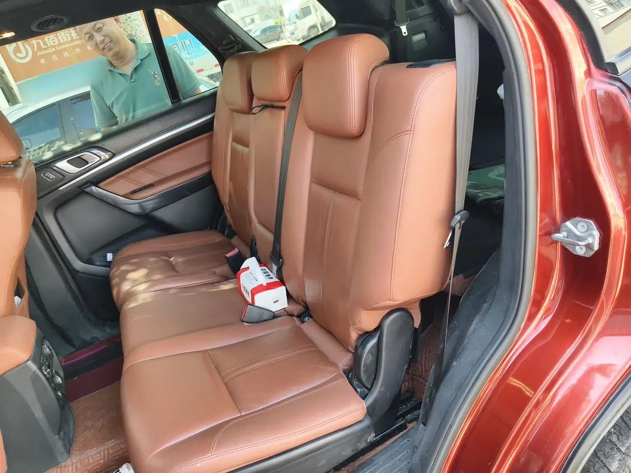 Ford Everest 2019 2.0T Gasoline Automatic 4x4 Flagship Edition 7 Seats — миниатюра 17