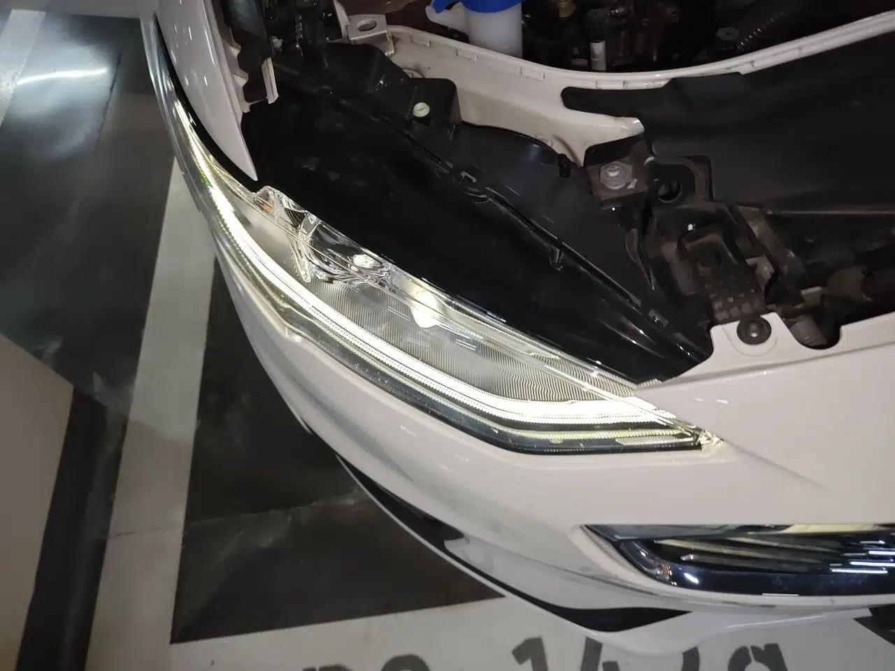 Ford Mondeo New Energy 2018 2.0 PHEV Smart-Controlled Fashion Edition China V Standard — миниатюра 7