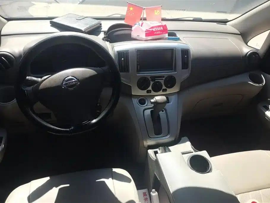 Nissan NV200 2018 1.6L CVT Luxury — миниатюра 12