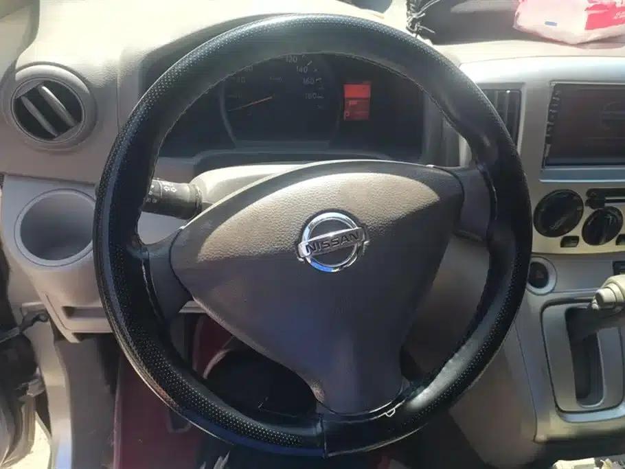Nissan NV200 2018 1.6L CVT Luxury — миниатюра 15