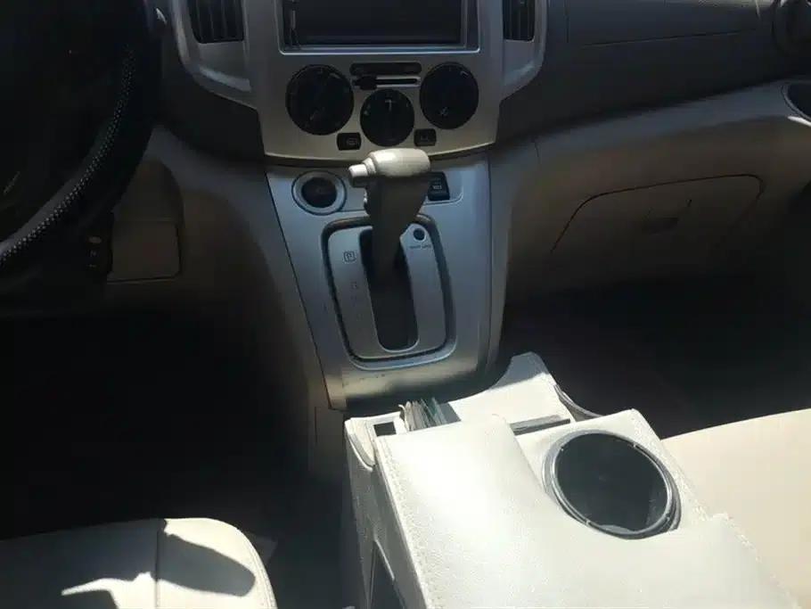 Nissan NV200 2018 1.6L CVT Luxury — миниатюра 16