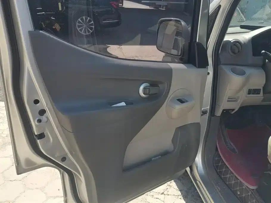 Nissan NV200 2018 1.6L CVT Luxury — миниатюра 7