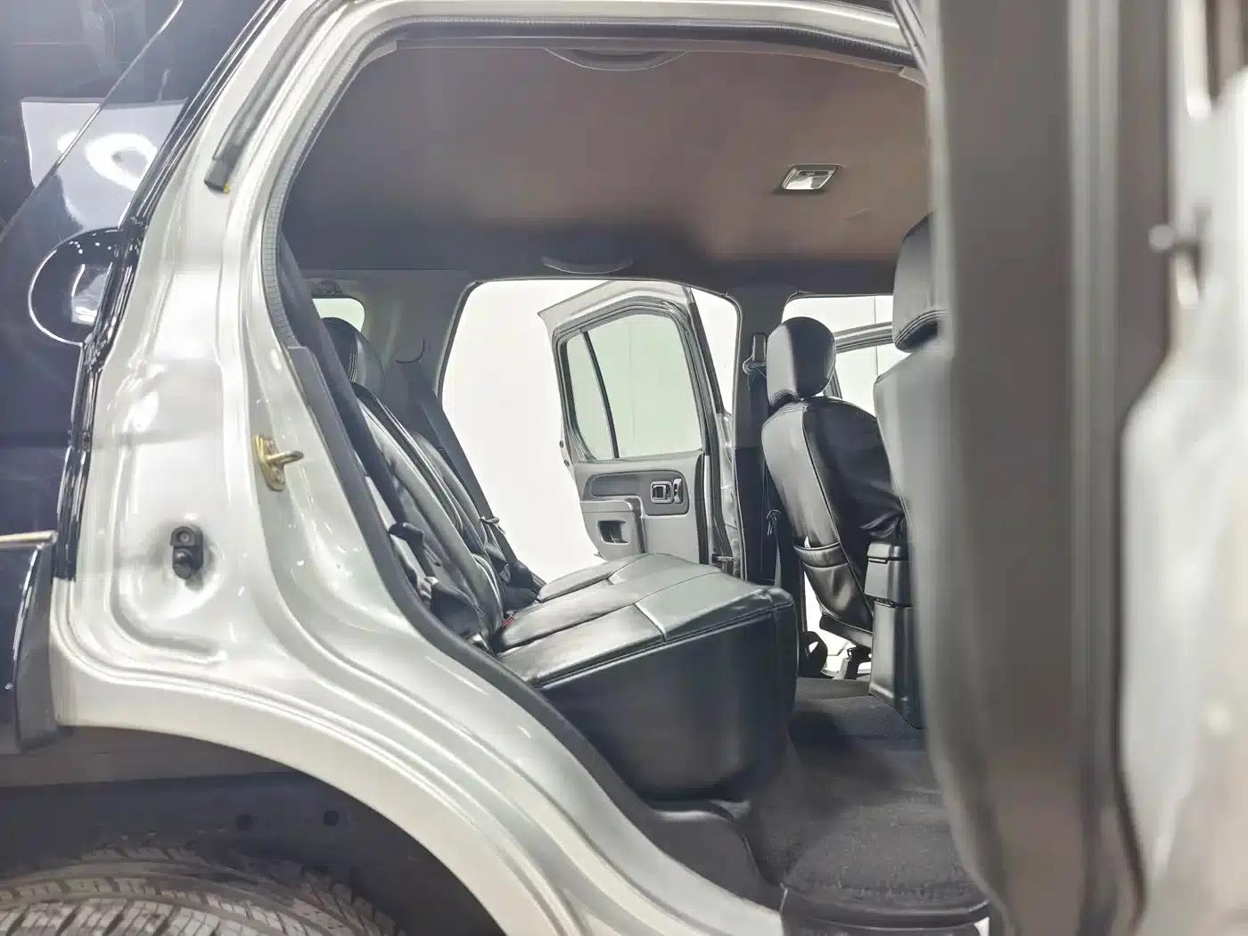 Nissan Paladin 2008 2.4L 2WD Standard Edition — миниатюра 15