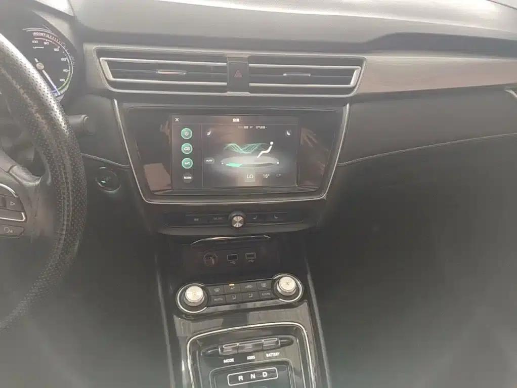 Roewe Ei5 2018 Internet Flagship Edition — миниатюра 13