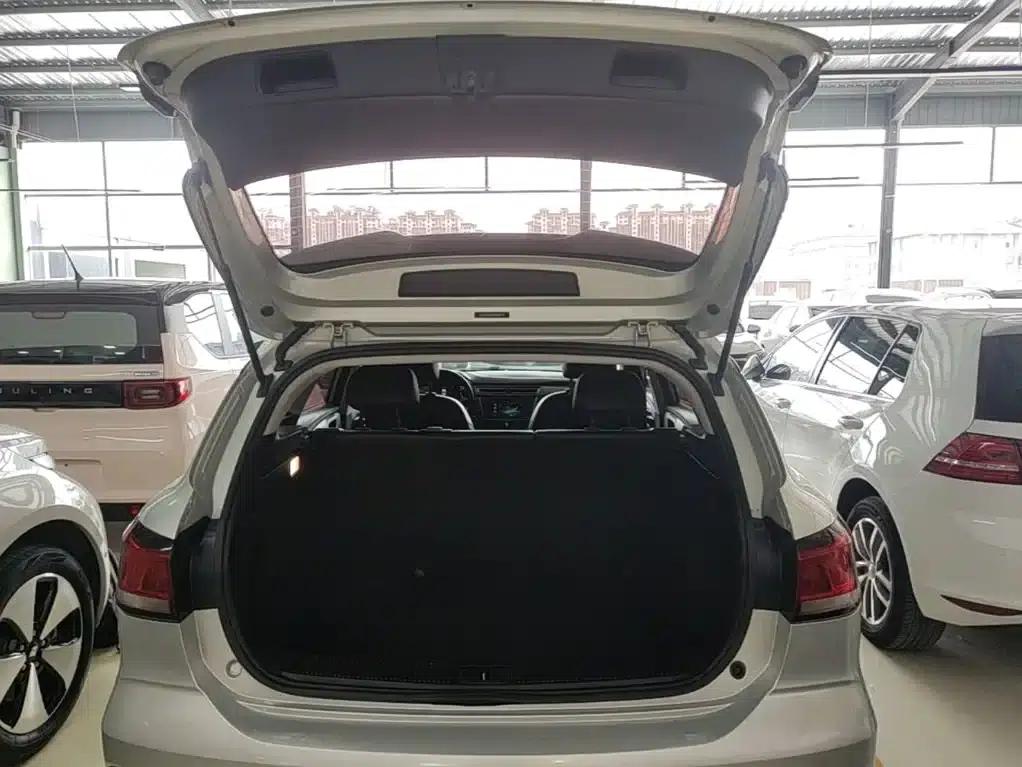 Roewe Ei5 2018 Internet Flagship Edition — миниатюра 19