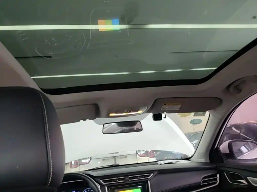 Roewe RX3 2018 1.6L Manual Flagship Edition — миниатюра 18