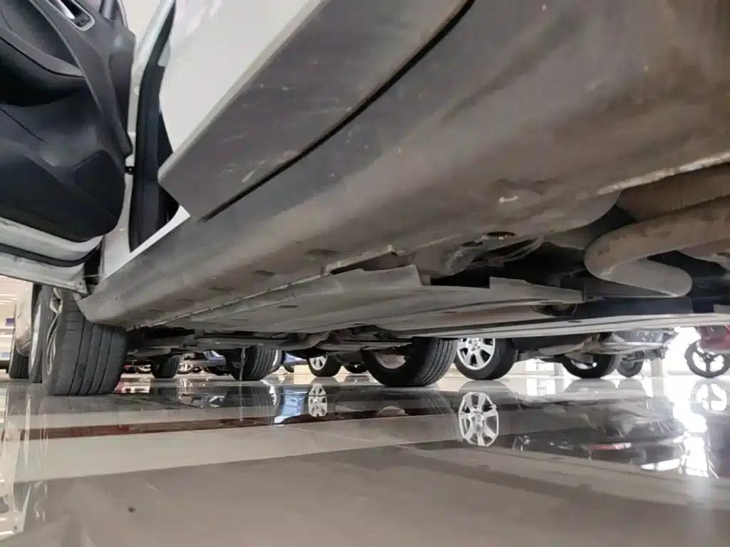 Roewe RX3 2018 1.6L Manual Flagship Edition — миниатюра 22