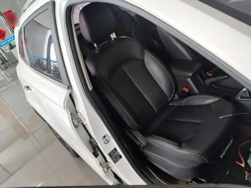 Roewe RX3 2018 1.6L Manual Flagship Edition — миниатюра 25