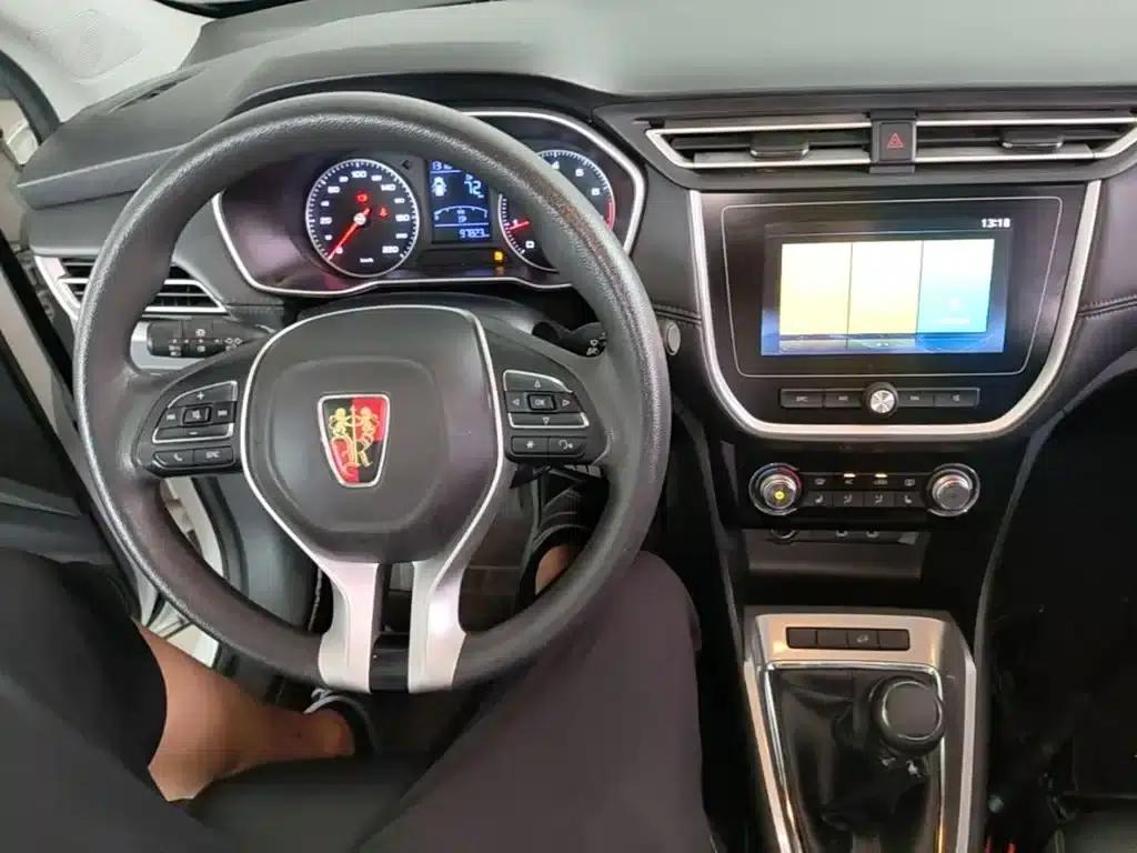 Roewe RX3 2018 1.6L Manual Flagship Edition — миниатюра 10