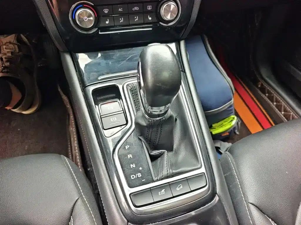 Roewe RX3 2018 1.6L CVT Flagship Edition — миниатюра 14