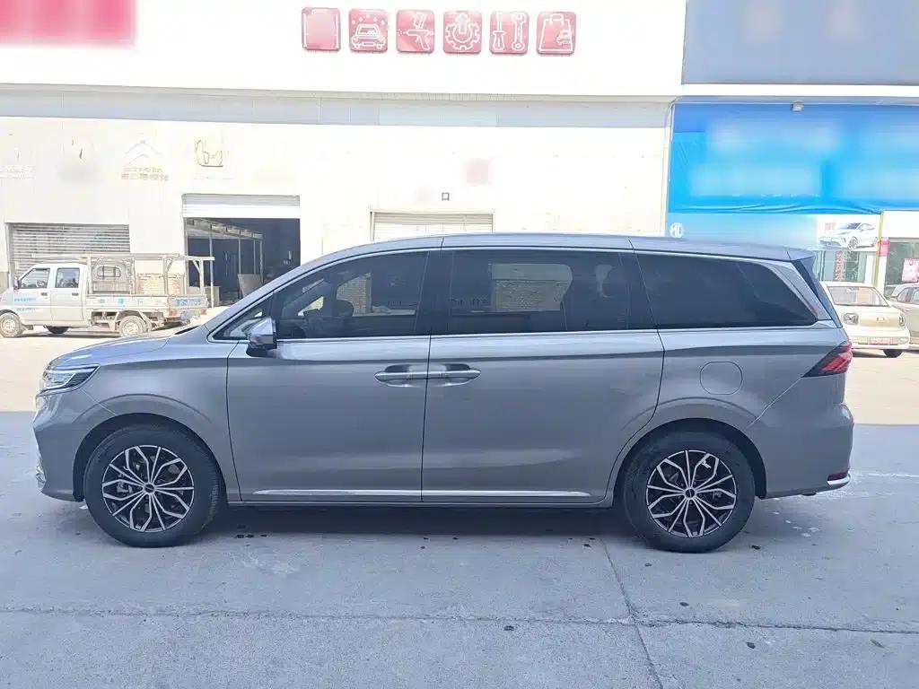 Roewe iMAX8 New Energy 2025 1.5T DMH Luxury Edition — миниатюра 5