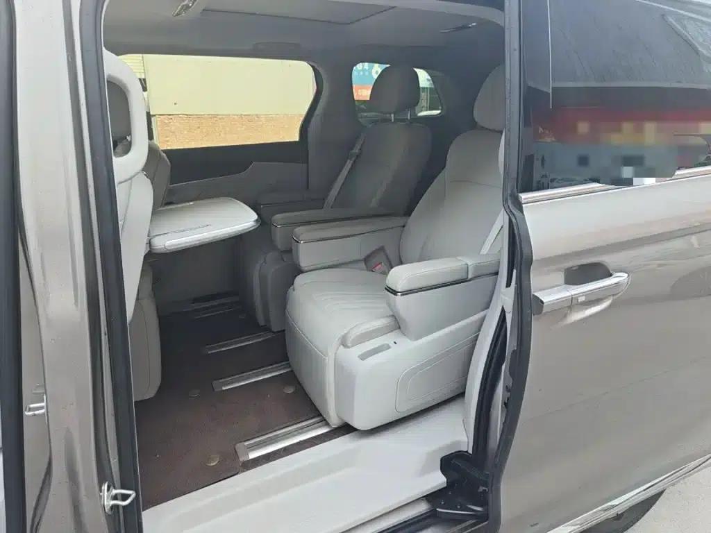 Roewe iMAX8 New Energy 2025 1.5T DMH Luxury Edition — миниатюра 10
