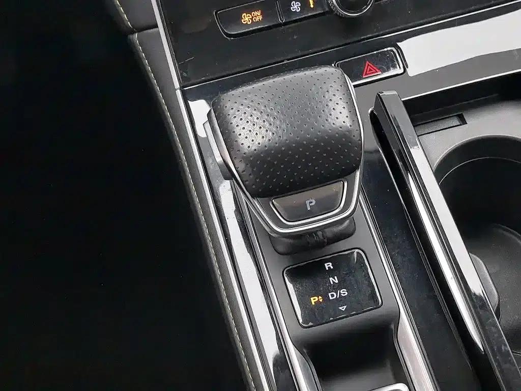 Roewe i6 MAX 2020 300TGI Automatic Cool and Intelligent Driving Edition — миниатюра 13