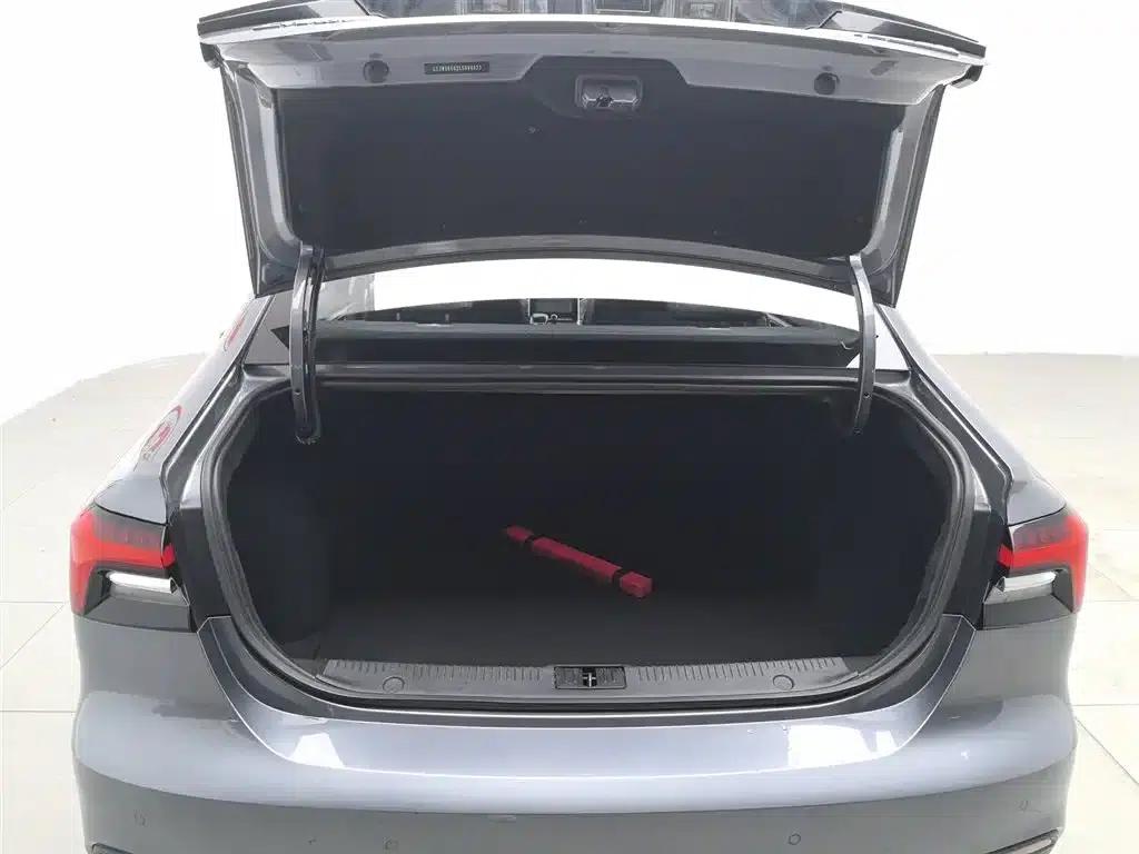 Roewe i6 MAX 2020 300TGI Automatic Cool and Intelligent Driving Edition — миниатюра 16