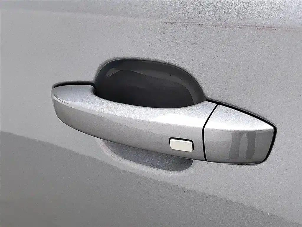 Roewe i6 MAX 2020 300TGI Automatic Cool and Intelligent Driving Edition — миниатюра 18