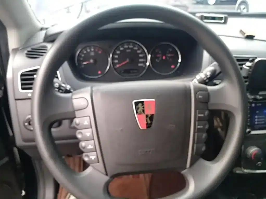 Roewe W5 2014 1.8T 2WD Automatic Shengyu Special Edition — миниатюра 11