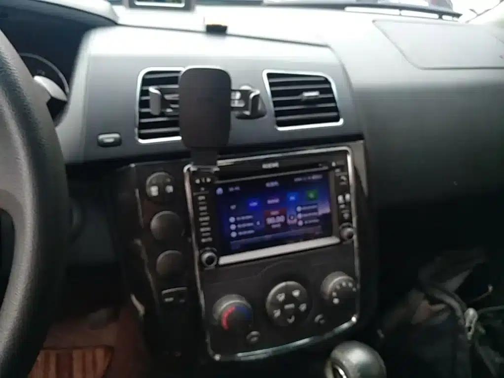 Roewe W5 2014 1.8T 2WD Automatic Shengyu Special Edition — миниатюра 13