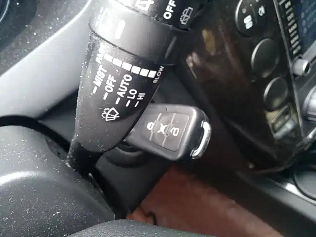 Roewe W5 2014 1.8T 2WD Automatic Shengyu Special Edition — миниатюра 9
