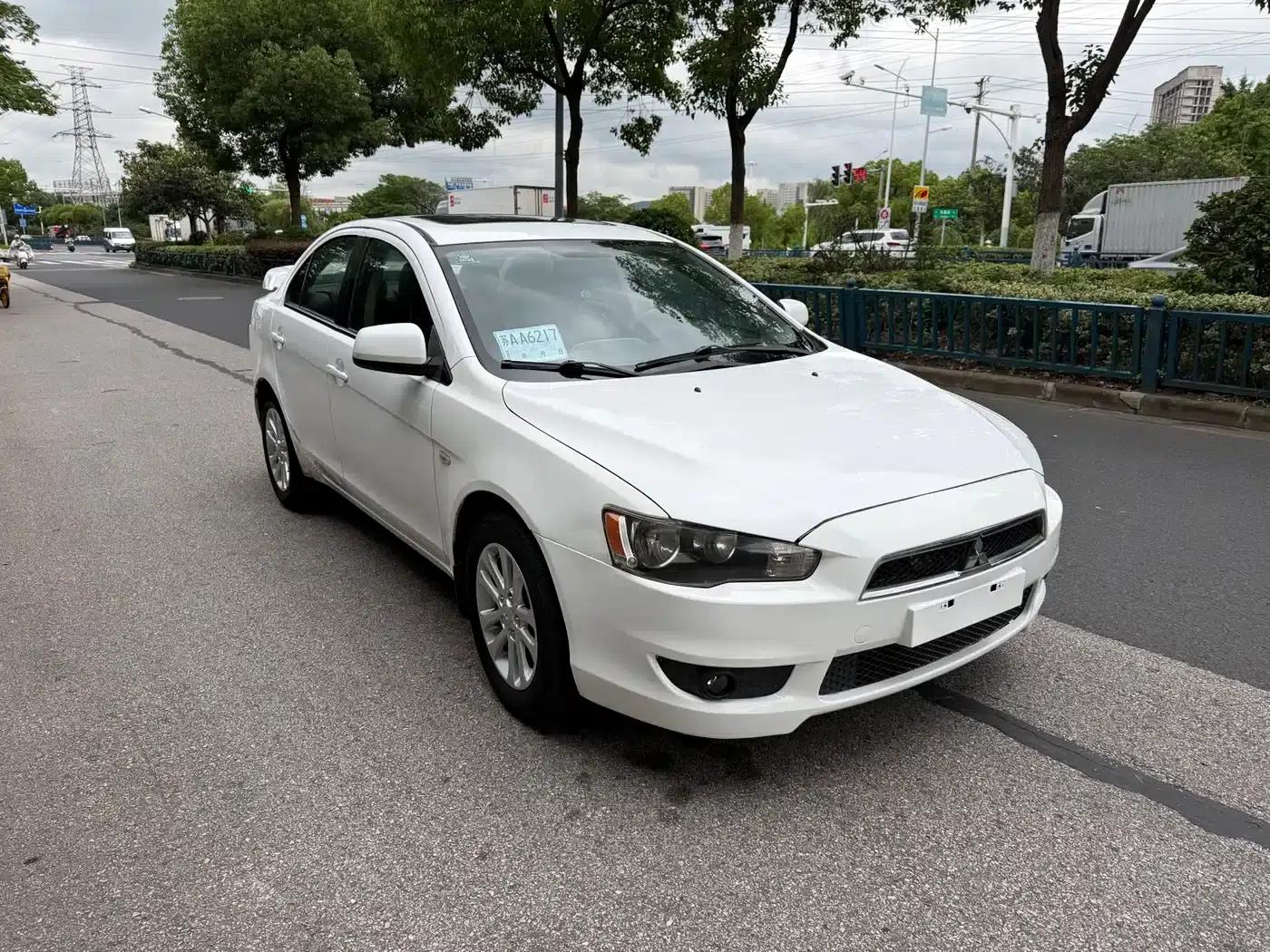 Lancer EX 2012 Lunar New Year Edition 1.8L CVT Comfort — миниатюра 3