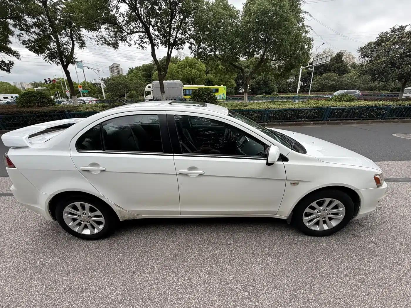Lancer EX 2012 Lunar New Year Edition 1.8L CVT Comfort — миниатюра 5
