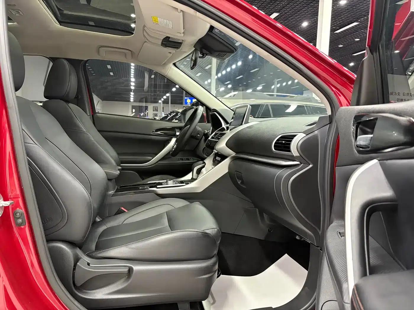 Eclipse Cross 2018 1.5T CVT 2WD Belief Edition — миниатюра 18