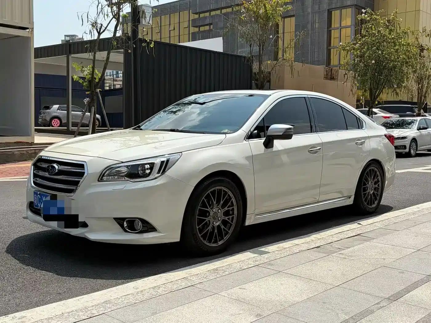 Legacy 2017 2.5i AWD Glory Edition — миниатюра 1