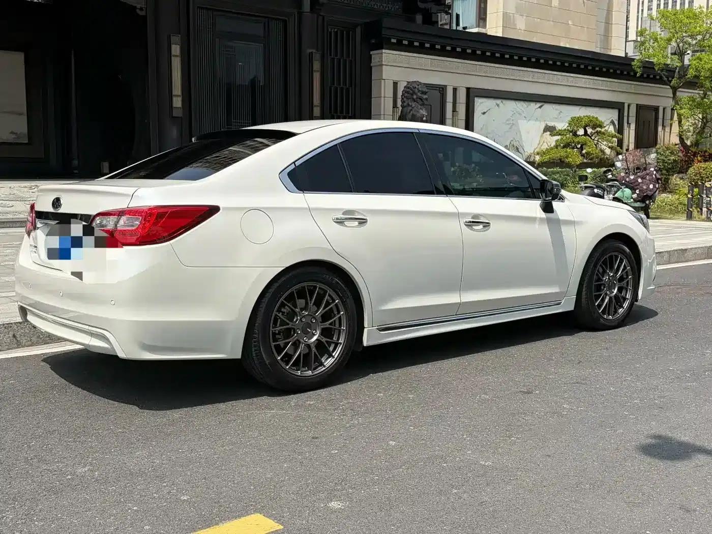 Legacy 2017 2.5i AWD Glory Edition — миниатюра 3