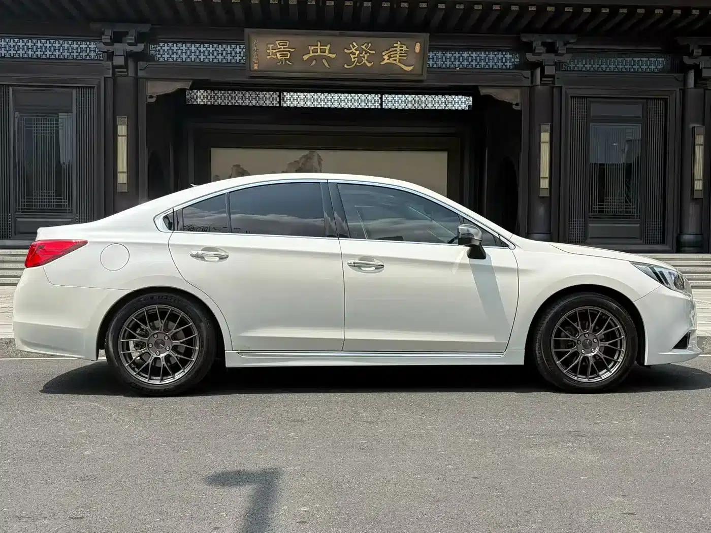 Legacy 2017 2.5i AWD Glory Edition — миниатюра 4