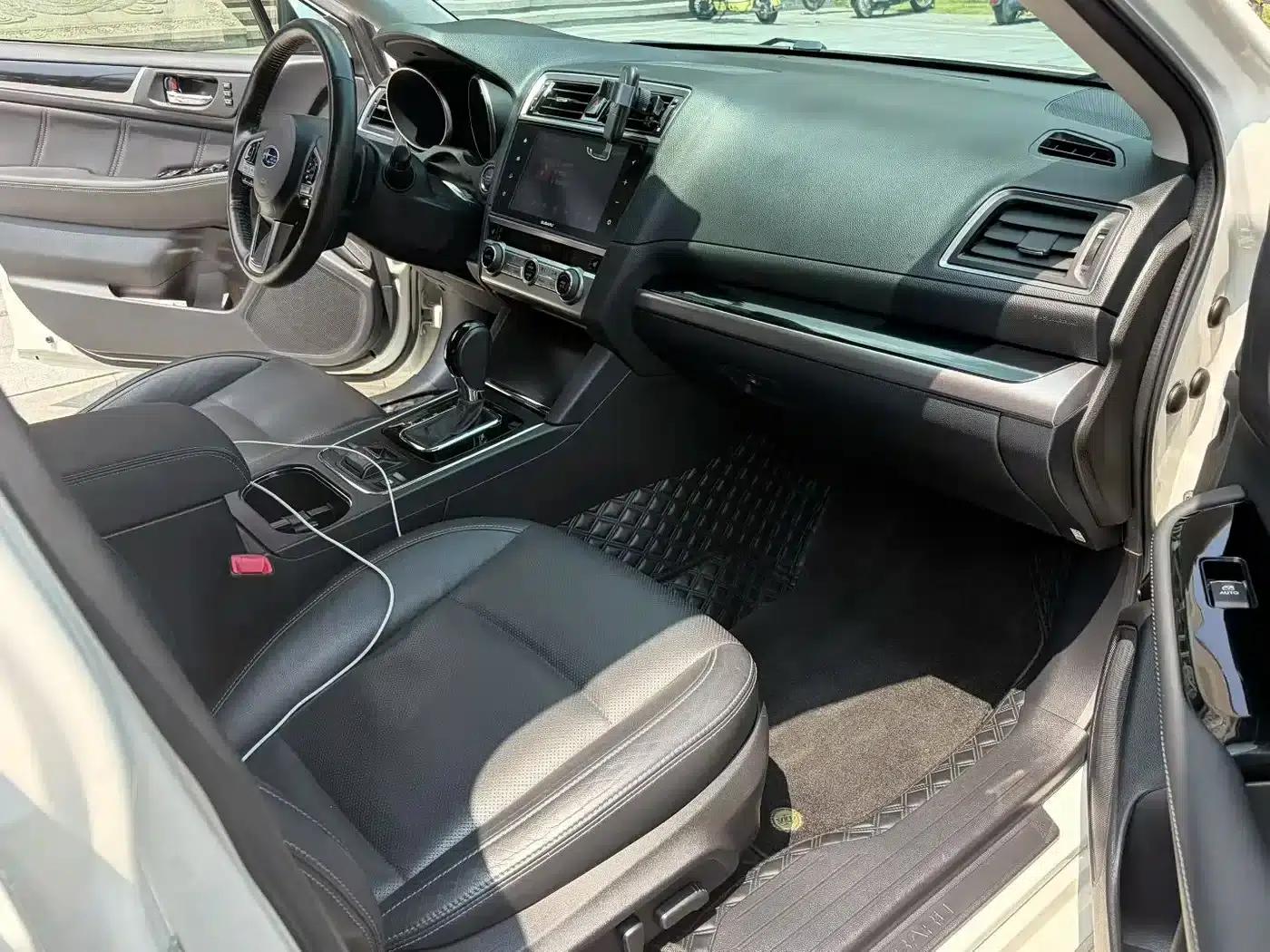Legacy 2017 2.5i AWD Glory Edition — миниатюра 5