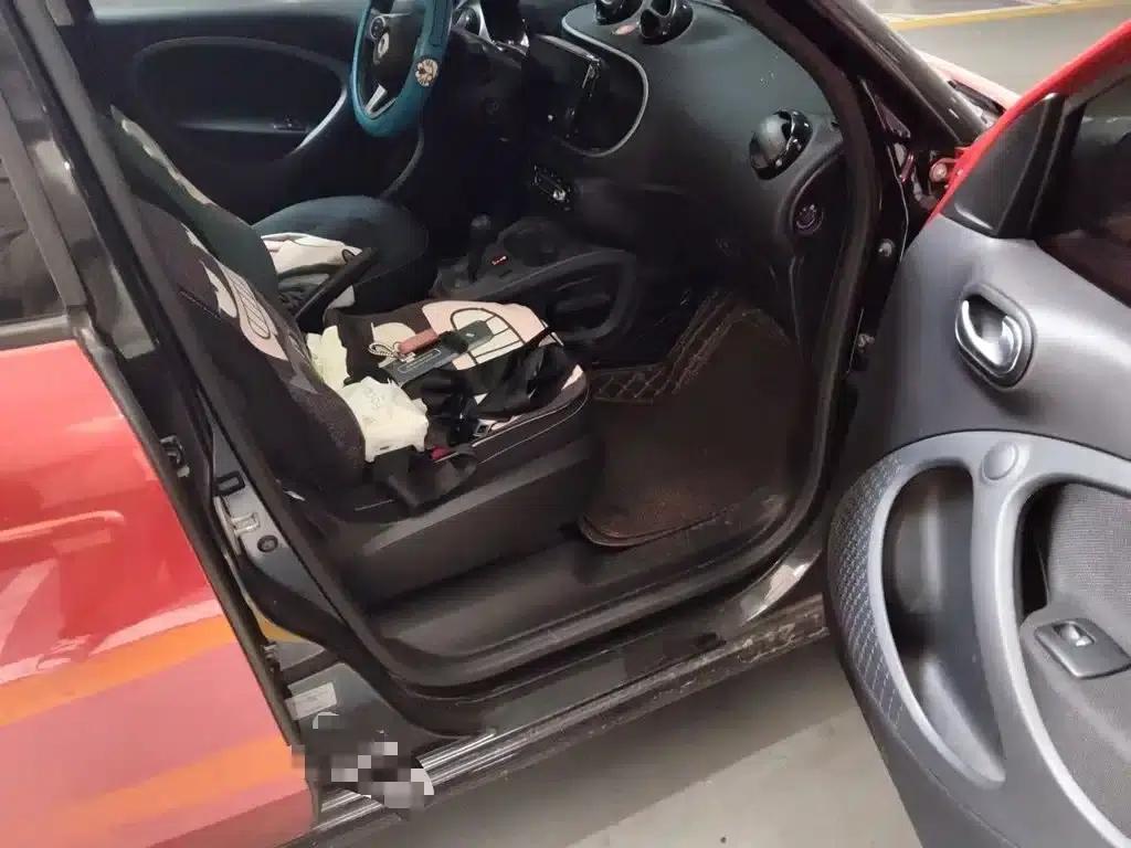 2018 Smart Forfour 1.0L 52kW Passion Edition — миниатюра 21