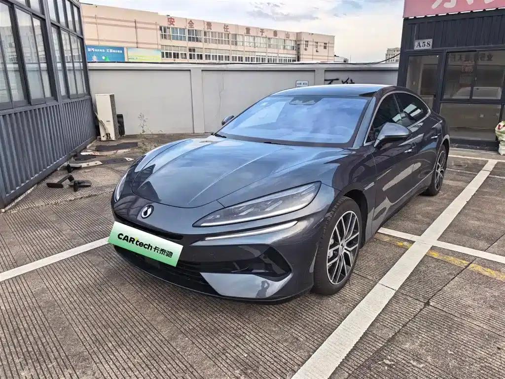 Denza Z9 2024 Model 1100km AWD Max Edition — миниатюра 1
