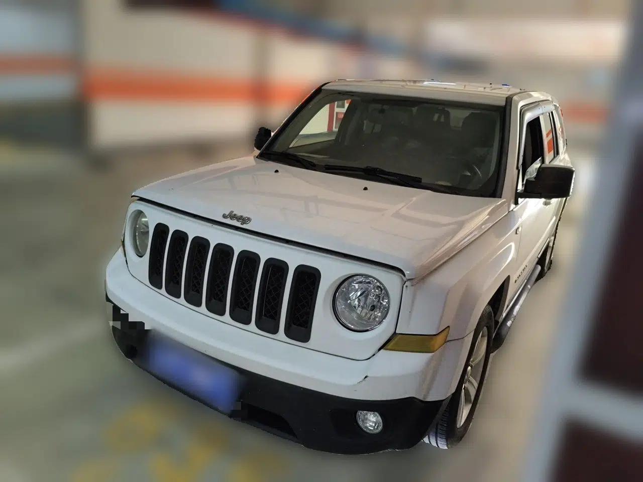 Jeep Patriot 2014 2.4L Sport Edition — миниатюра 1