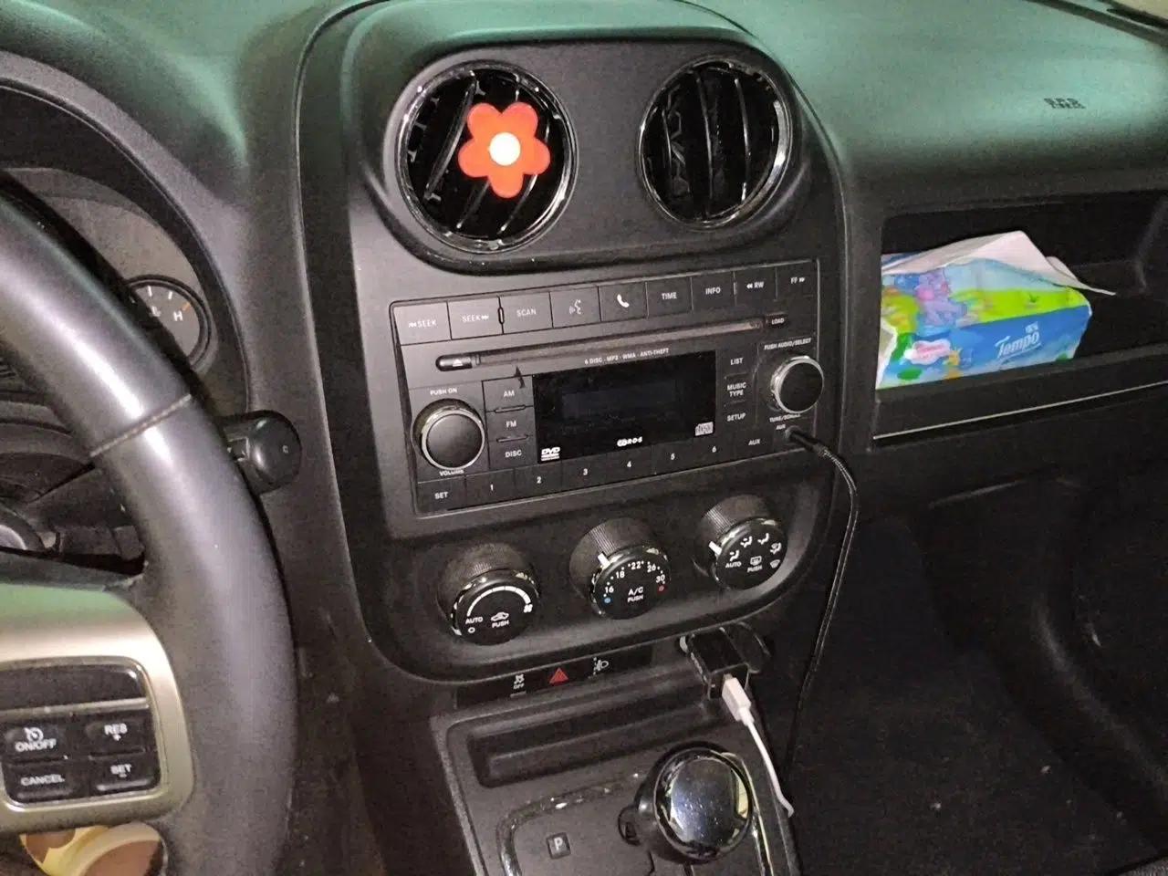 Jeep Patriot 2014 2.4L Sport Edition — миниатюра 13