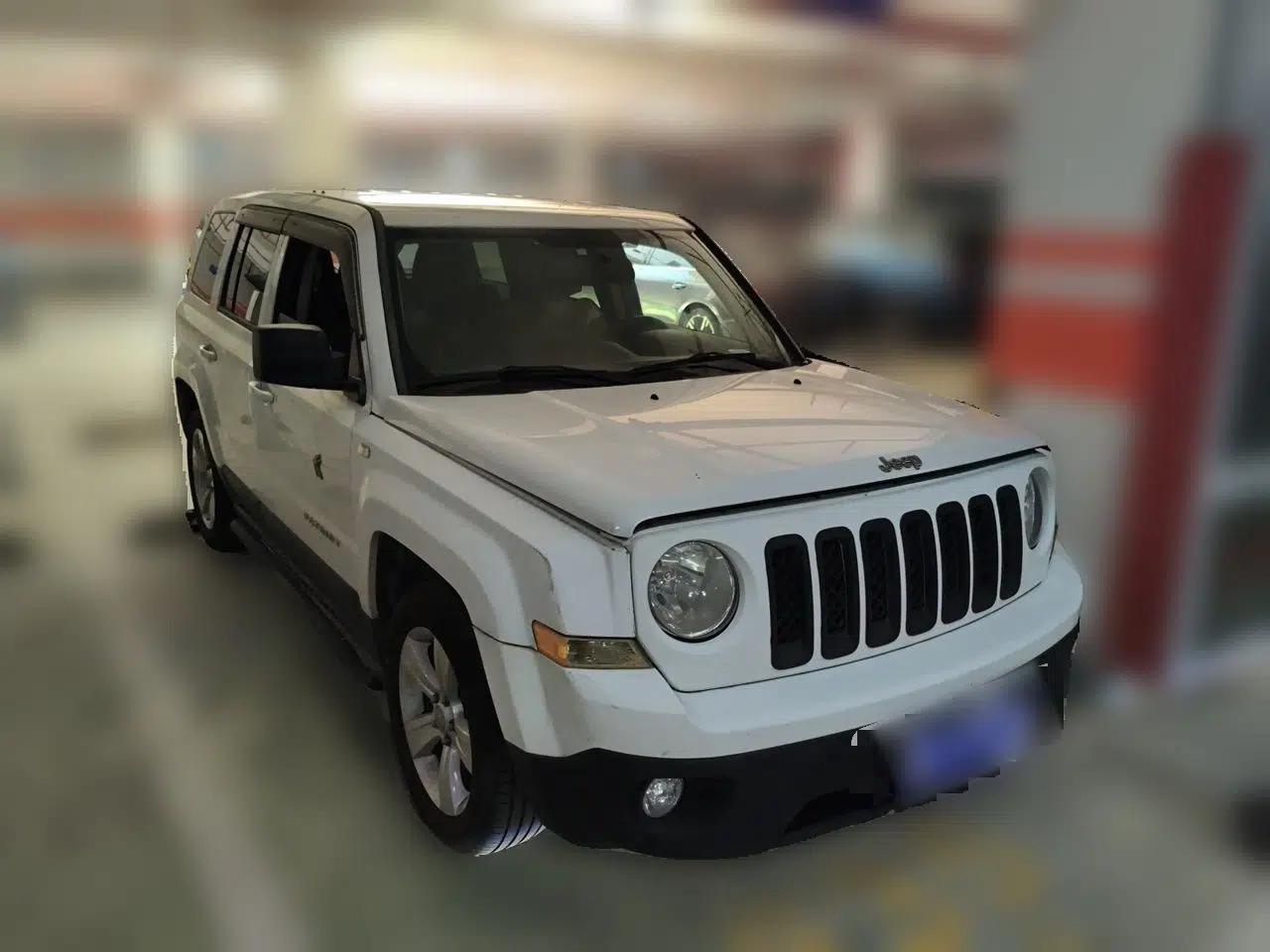Jeep Patriot 2014 2.4L Sport Edition — миниатюра 3