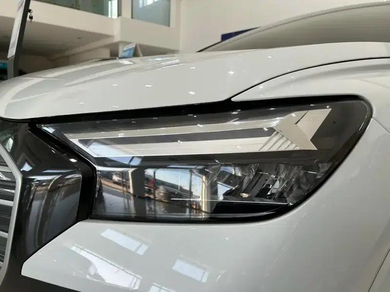 Audi Q4 e-tron 2024 Model 40 e-tron Adventure Edition — миниатюра 6