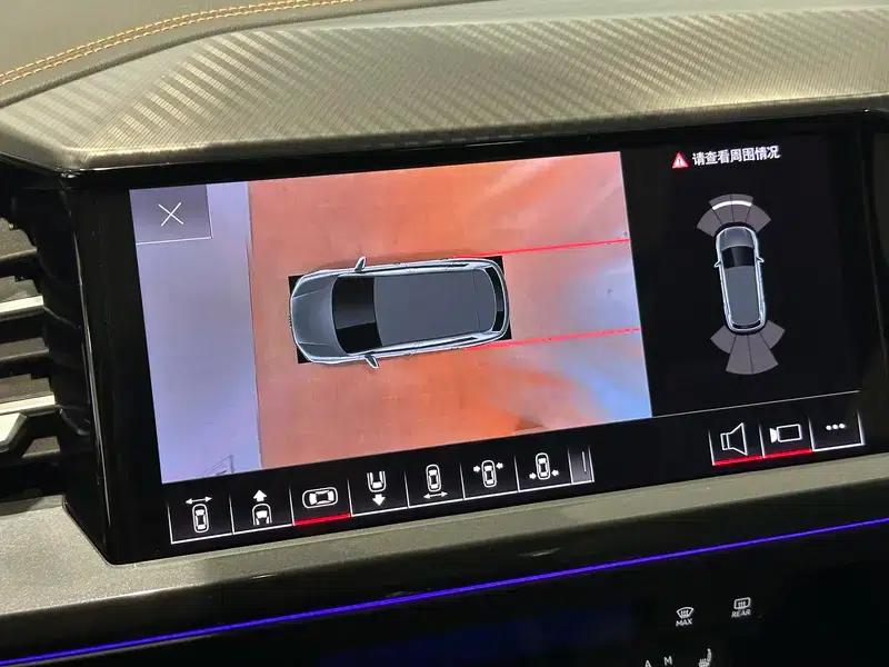 Audi Q4 e-tron 2024 Model 40 e-tron Trailblazer — миниатюра 11