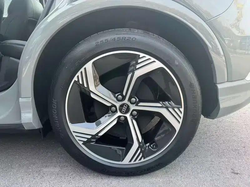 2024 Audi Q4 e-tron 50 e-tron quattro Trailblazer Night Edition — миниатюра 8