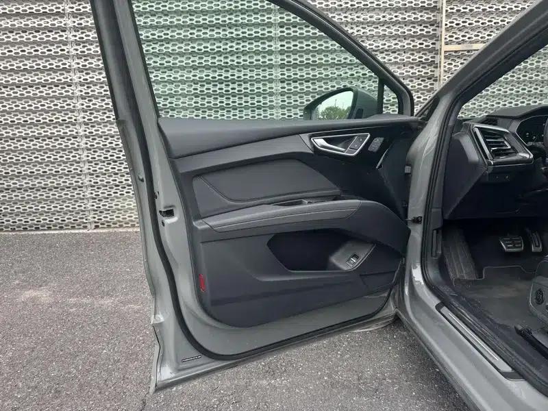 Audi Q4 e-tron 2022 Model 40 e-tron Trailblazer — миниатюра 8