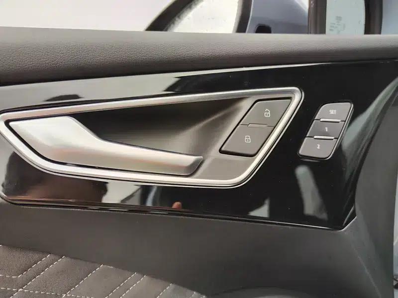 Audi Q4 e-tron 2023 50 e-tron quattro Premium Edition — миниатюра 13