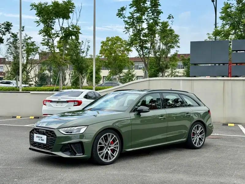 2023 Audi S4 Avant 3.0TFSI — миниатюра 1