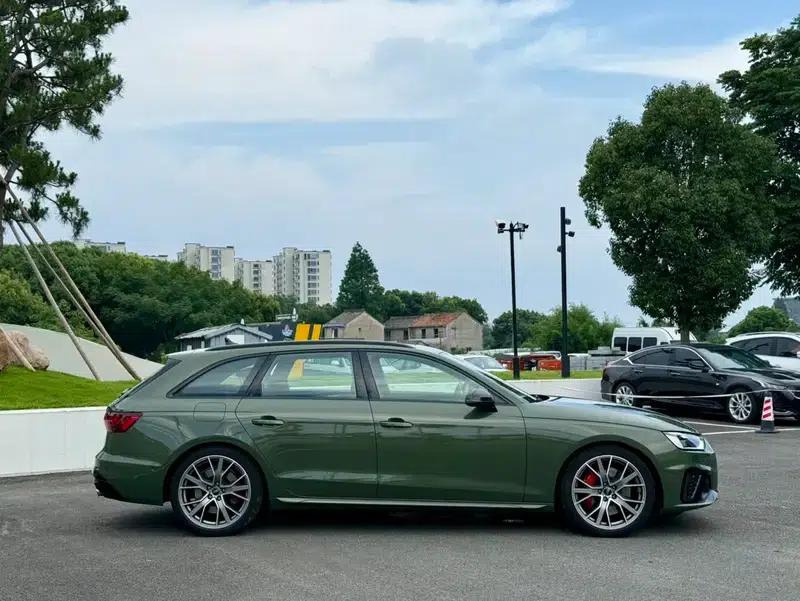 2023 Audi S4 Avant 3.0TFSI — миниатюра 5