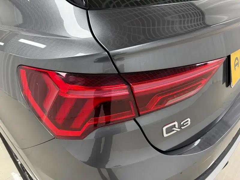 Audi Q3 Sportback 2020 40 TFSI Fashion Edition — миниатюра 13
