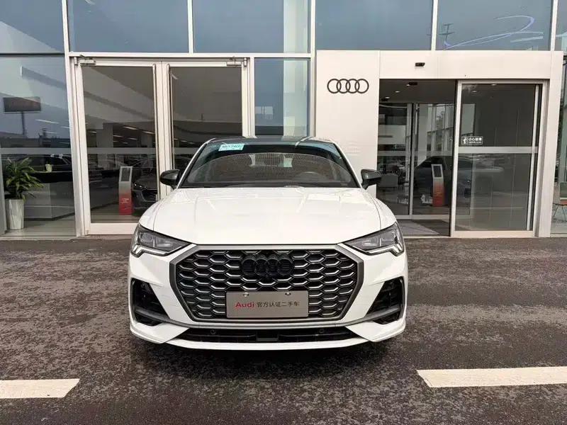Audi Q3 Sportback 2024 40 TFSI Fashion Edition — миниатюра 2
