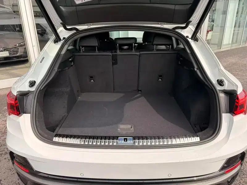 Audi Q3 Sportback 2024 40 TFSI Fashion Edition — миниатюра 18