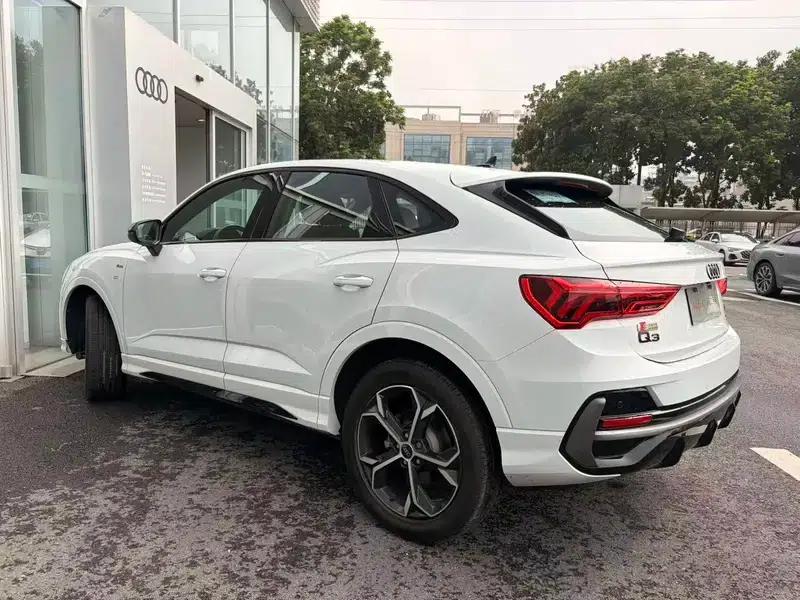 Audi Q3 Sportback 2024 40 TFSI Fashion Edition — миниатюра 3