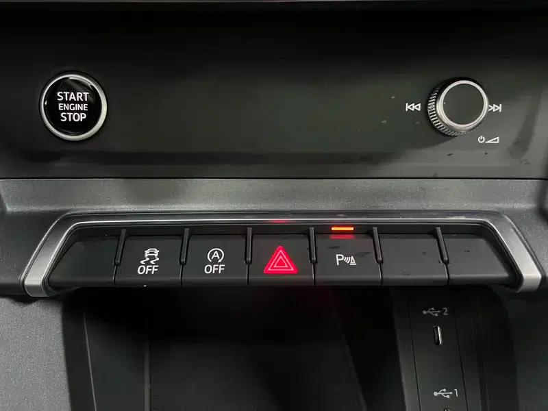 Audi Q3 Sportback 2023 35 TFSI Progressive — миниатюра 8