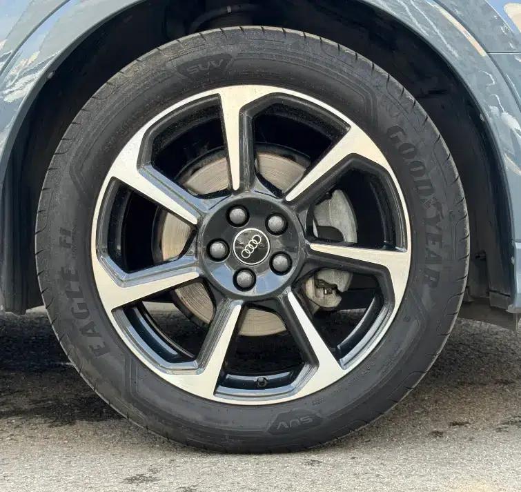 Audi Q3 Sportback 2023 40 TFSI RS Package (Extreme Performance) — миниатюра 12