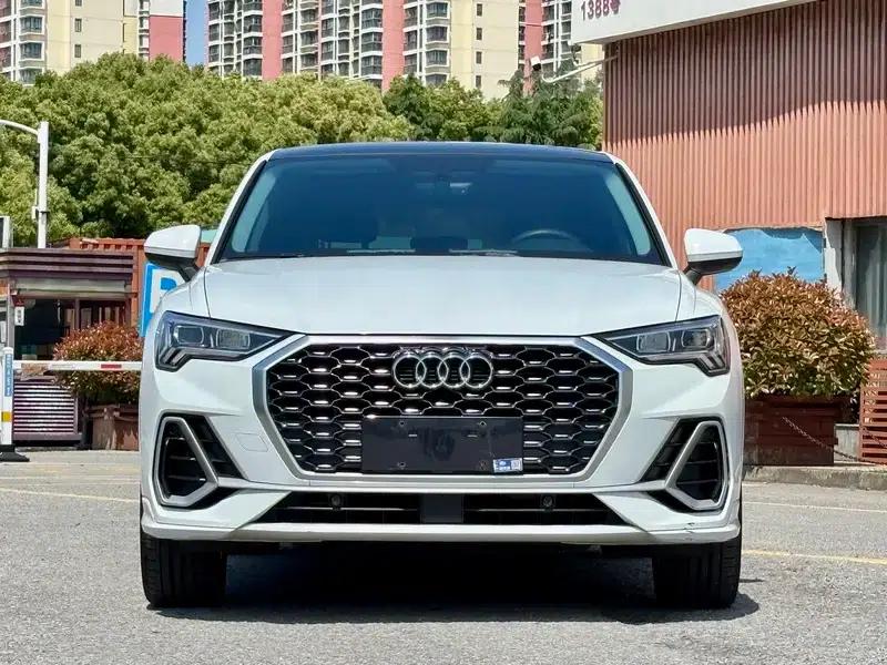 Audi Q3 Sportback 2020 40 TFSI Fashion Edition — миниатюра 2