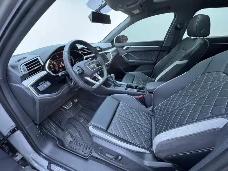 Audi Q3 Sportback 2025 quattro 45th Anniversary Edition 40 TFSI RS Package (Sports Model) — миниатюра 16