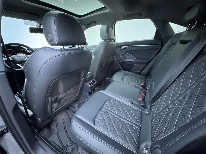Audi Q3 Sportback 2025 quattro 45th Anniversary Edition 40 TFSI RS Package (Sports Model) — миниатюра 17